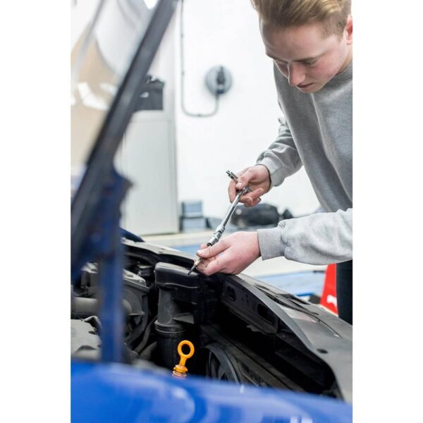 Automotive Multi Tool 3 In 1 Model No: STHT80872-0 - Image 8